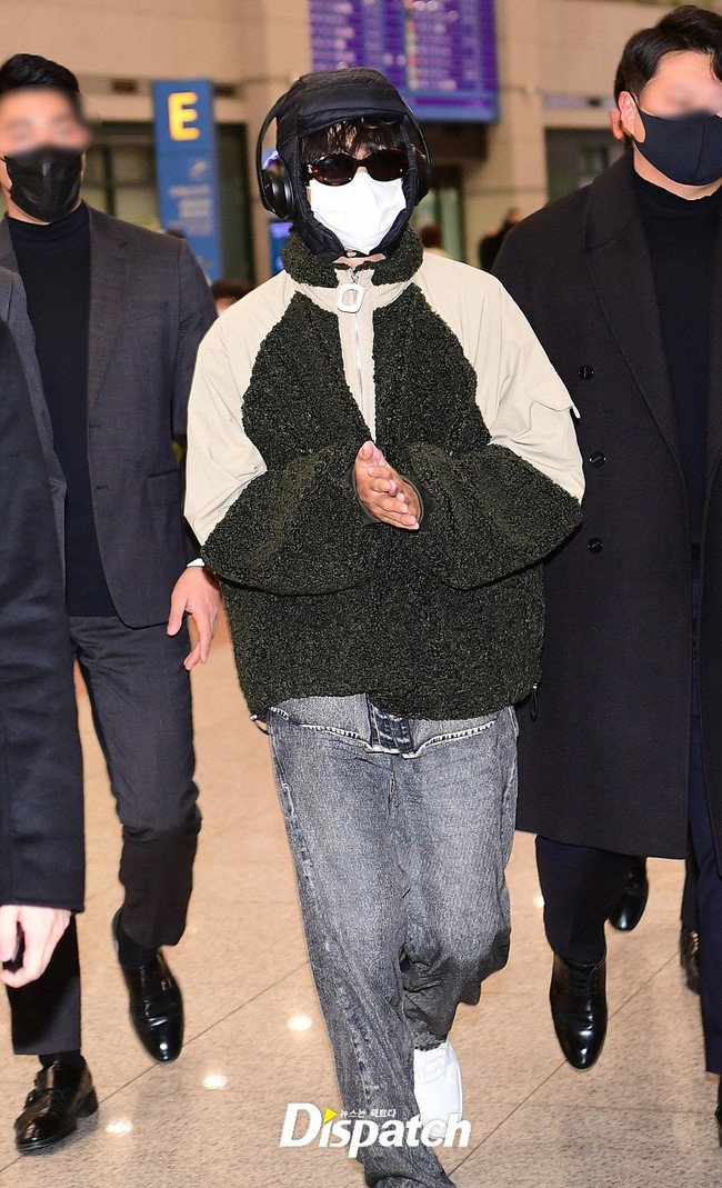 V BTS vội vã trở về Hàn Quốc để tiễn Jin lên đường nhập ngũ - Ảnh 11.