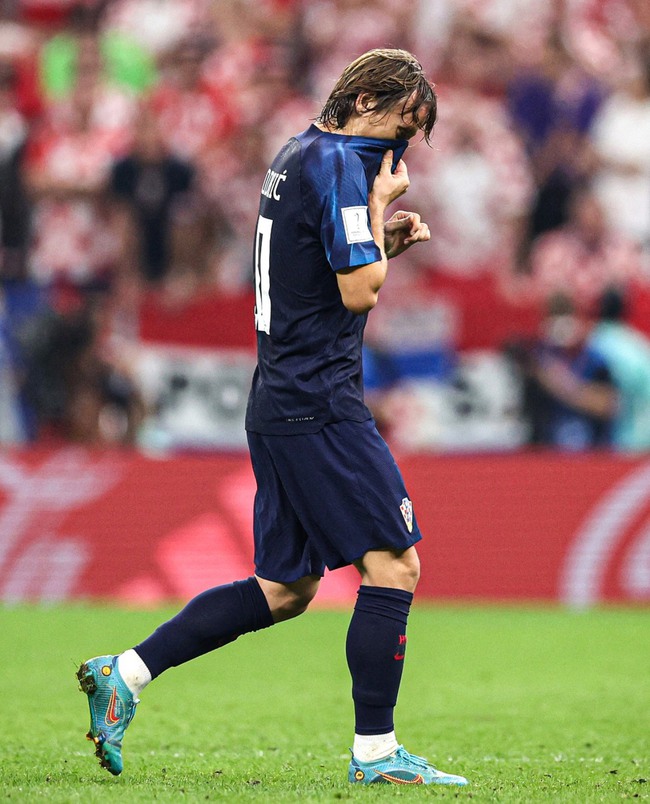 Di Maria ôm hôn an ủi Modric sau thất bại của Croatia trước Argentina - Ảnh 4.