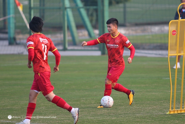 Bóng đá Việt Nam hôm nay 16/12: Tuyển Việt Nam vắng 2 cầu thủ, Quang Hải sẵn sàng đấu Lào - Ảnh 1.