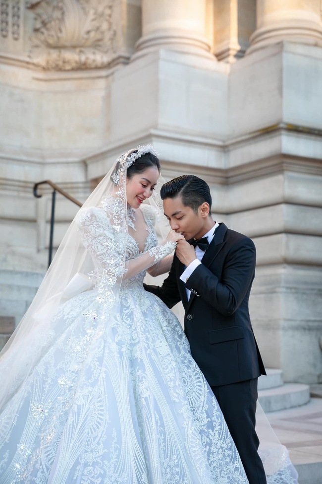 Khánh Thi - Phan Hiển tổ chức hôn lễ ở nhà thờ, hé lộ thêm loạt ảnh cưới cực xịn  - Ảnh 6.