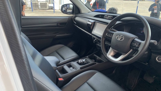 Chi tiết Toyota Hilux BEV: Bản thương mại ra mắt năm sau, đi trước Ford Ranger một bước - Ảnh 8.