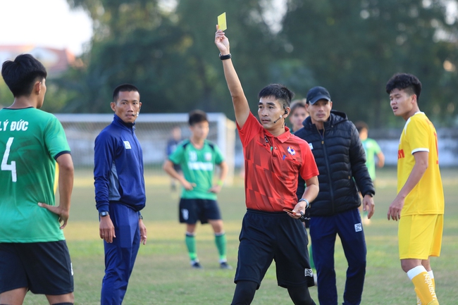 U19 Hà Nội và Nutifood xô xát nhau với 1 thẻ đỏ, 2 thẻ vàng - Ảnh 5.
