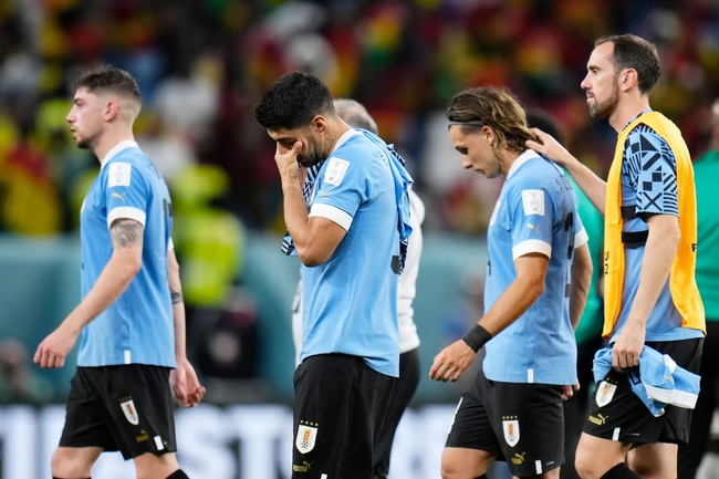 Uruguay thắng Ghana nhưng vẫn bị loại cay đắng