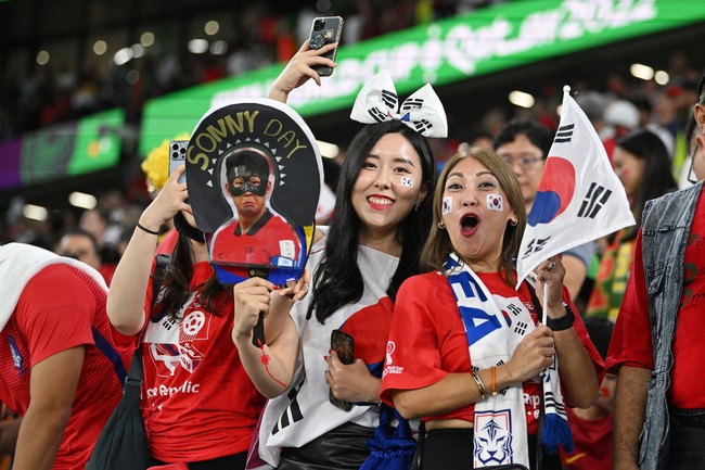 Chùm ảnh Hàn Quốc nín thở chờ trận Ghana vs Uruguay kết thúc - Ảnh 16.