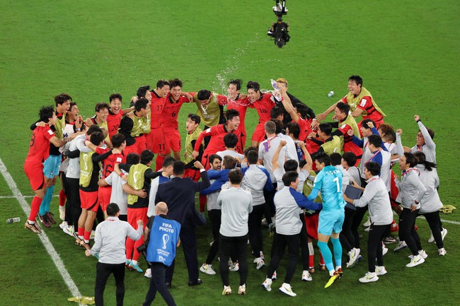Chùm ảnh Hàn Quốc nín thở chờ trận Ghana vs Uruguay kết thúc - Ảnh 12.