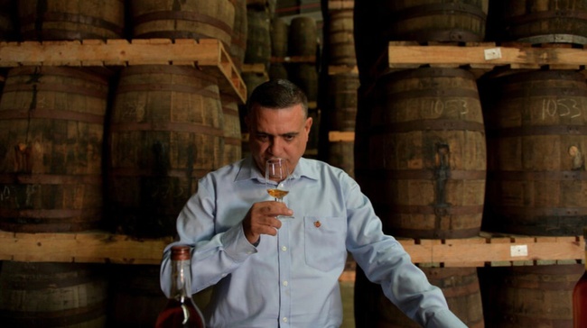 Kiến thức bậc thầy về rượu rum Cuba trở thành di sản của nhân loại - Ảnh 1.