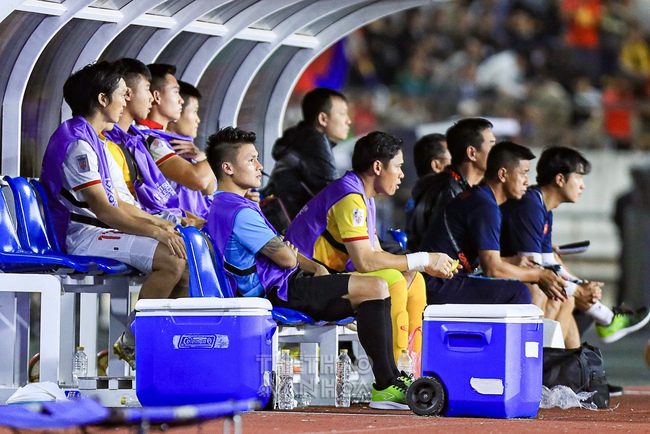 Văn Hậu vẩy má điệu nghệ nâng tỷ số lên 4-0 cho ĐT Việt Nam - Ảnh 3.