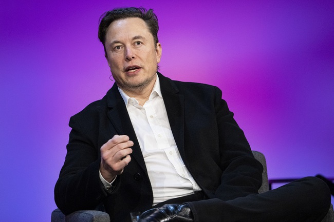 Phản ứng của tỷ phú Elon Musk sau kết quả thăm dò khả năng từ chức CEO Twitter - Ảnh 1.