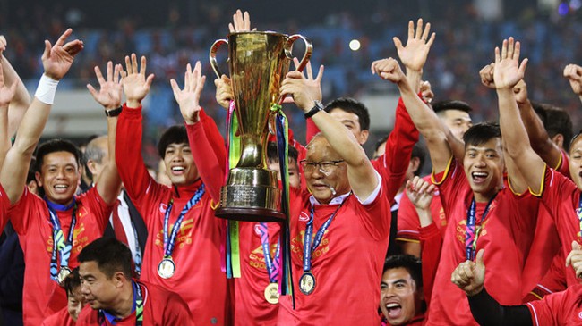 Video AFF Cup: Tuyển Việt Nam quyết vô địch làm quà chia tay ông Park  - Ảnh 2.