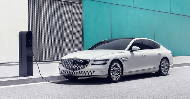 Genesis G80 điện vừa về Việt Nam vượt qua bài thử nghiệm an toàn thế nào? - Ảnh 2.