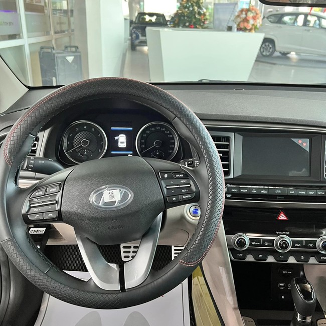 Đại lý xả kho Hyundai Elantra 2.0AT 2021: Giảm 69 triệu, số lượng hạn chế, tiết kiệm 100 triệu so với xe đời mới - Ảnh 3.