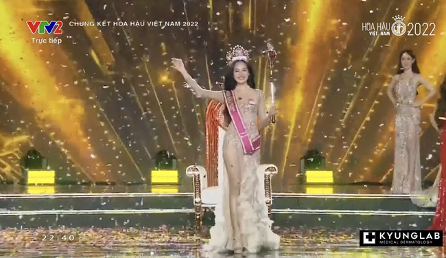 Chung kết Hoa hậu Việt Nam 2022: Chiếc vương miện danh giá chính thức thuộc về người đẹp Huỳnh Thị Thanh Thủy - Ảnh 2.