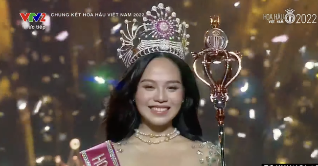 Chung kết Hoa hậu Việt Nam 2022: Chiếc vương miện danh giá chính thức thuộc về người đẹp Huỳnh Thị Thanh Thủy - Ảnh 1.