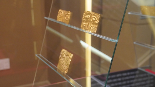 Ba mặt nạ vàng được công nhận là Bảo vật quốc gia - Ảnh 2.