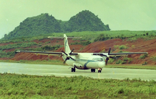 Cuộc đời sau ống kính: Sân bay Việt Nam 20 năm trước - Ảnh 2.