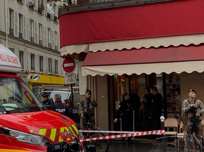 Nổ súng tại Paris: Giới chức Pháp khẳng định nghi phạm hành động một mình - Ảnh 1.