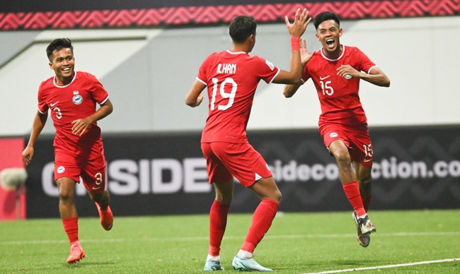 Kết quả bóng đá Singapore 3-2 Myanmar: Rượt đuổi hấp dẫn - Ảnh 1.