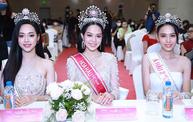 Top 3 Hoa hậu Việt Nam 2022 xuất hiện sau đêm Chung kết - Ảnh 2.