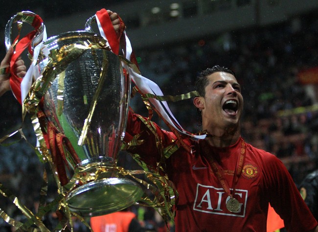 Ronaldo vươn mình trở thành một trong những cầu thủ xuất sắc nhất thế giới trong màu áo MU