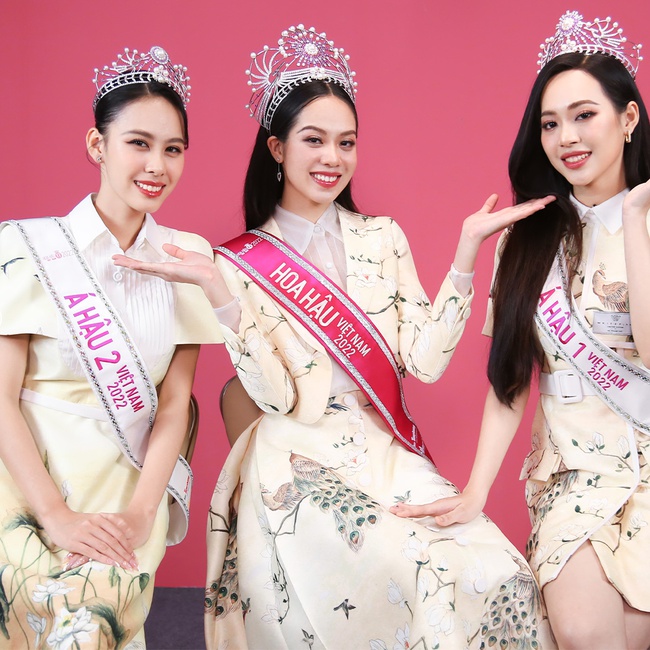Gặp gỡ Top 3 Hoa hậu Việt Nam 2022: 'Tôi từng bị soi mói và miệt thị là bình hoa di động' - Ảnh 2.