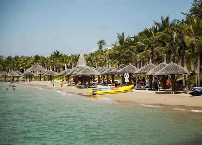 Truyền thông nước ngoài: Nha Trang và Vũng Tàu nằm trong số các bãi biển nổi tiếng nhất thế giới - Ảnh 1.