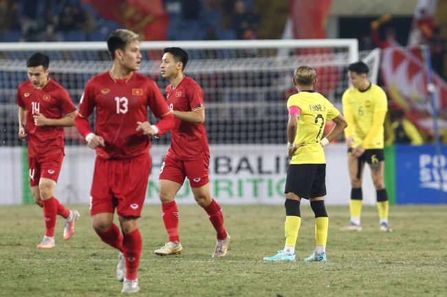 Người dẫn đầu số bàn thắng tại AFF Cup và hàng công Malaysia bất lực trước hàng thủ Việt Nam - Ảnh 8.