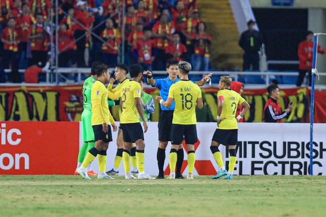 Kết quả Việt Nam 3-0 Malaysia: Thể hiện bản lĩnh, Việt Nam giành chiến thắng thuyết phục - Ảnh 10.