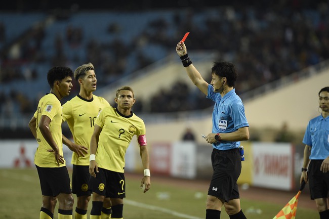 Tin nóng AFF Cup ngày 28/12: Tuyển Việt Nam sang Singapore, thẻ đỏ của Văn Toàn là bài học - Ảnh 6.