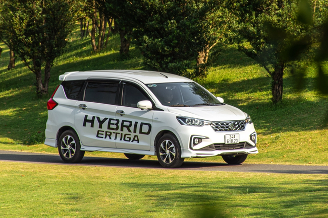 Suzuki Ertiga hybrid giảm giá còn 495 triệu: Rẻ và ăn ít xăng nhất phân khúc, cố cạnh tranh Xpander - Ảnh 3.