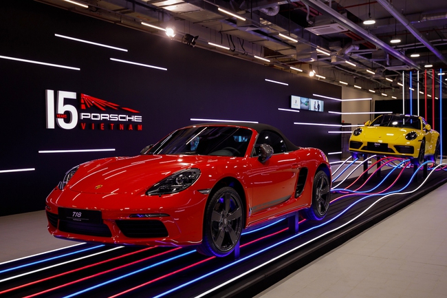 Porsche bán kỷ lục 750 xe trong năm 2022 tại Việt Nam - Ảnh 1.