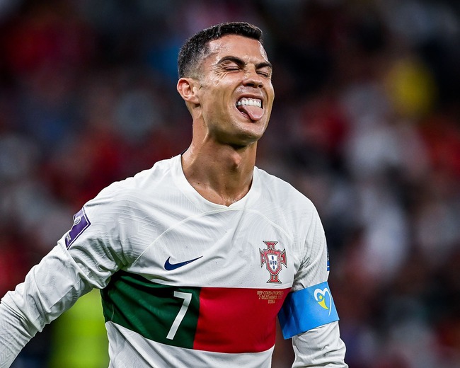 Ronaldo có tên trong danh sách đội hình tệ nhất vòng bảng World Cup 2022 - Ảnh 2.