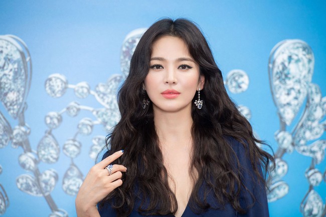 Giá cổ phiếu công ty sản xuất 'The Glory' giảm bất chấp thành công của Song Hye Kyo - Ảnh 2.