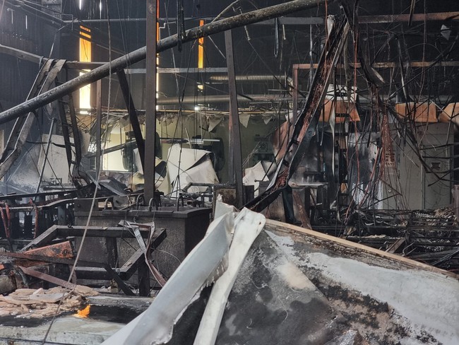 Nhanh chóng dập tắt đám cháy tại Công ty Trách nhiệm hữu hạn Yesung Vina - Ảnh 1.