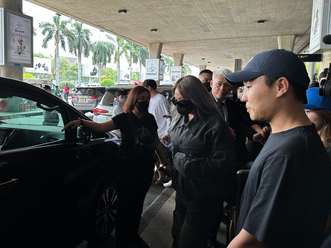 Độc quyền: Ngôi sao hàng đầu K-pop CL chính thức đến Việt Nam, fan tập trung kín sân bay đón thần tượng - Ảnh 5.