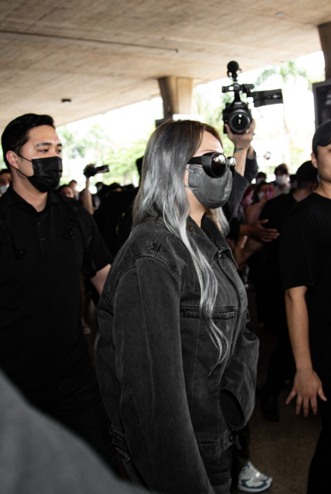 Độc quyền: Ngôi sao hàng đầu K-pop CL chính thức đến Việt Nam, fan tập trung kín sân bay đón thần tượng - Ảnh 3.