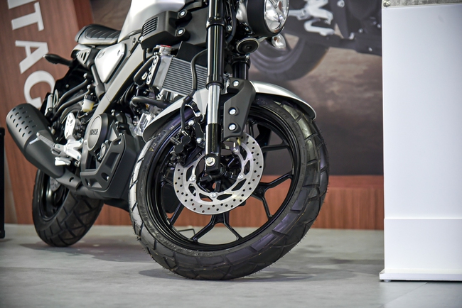 Yamaha XS155R chính hãng chào sân thị trường Việt: Giá bán 77 triệu đồng, thách thức Honda CB150R - Ảnh 4.