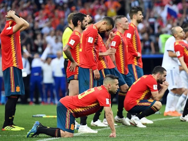 Tin nóng bóng đá tối 6/12: Tây Ban Nha tập đá 1000 quả phạt đền - Ảnh 2.