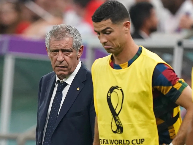 HLV Bồ Đào Nha phủ nhận tin đồn mâu thuẫn với Ronaldo