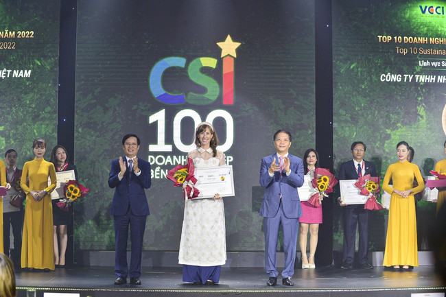 HEINEKEN Việt Nam được vinh danh TOP 2 doanh nghiệp phát triển bền vững nhất tại Việt Nam năm 2022 - Ảnh 1.