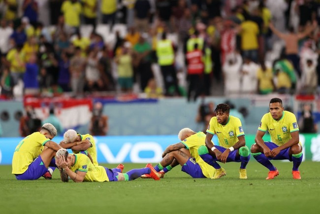 Neymar khóc nức nở khi Brazil thua cay đắng trước Croatia - Ảnh 2.