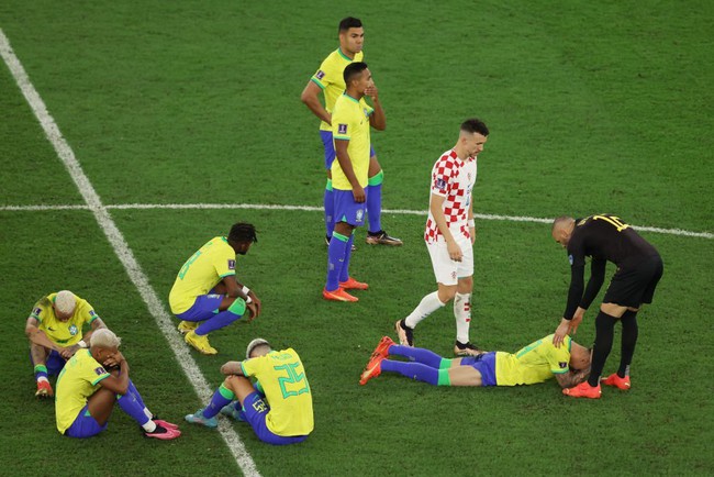 Neymar khóc nức nở khi Brazil thua cay đắng trước Croatia - Ảnh 8.
