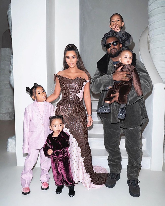 Hậu ly hôn, Kim Kardashian vẫn gặp gỡ Kanye West - Ảnh 4.
