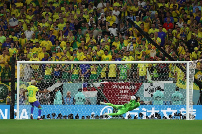 ĐIỂM NHẤN Croatia 1-1 Brazil (pen 4-2): Livakovic phá hủy giấc mơ của Neymar - Ảnh 4.