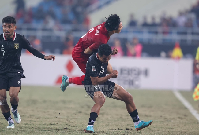 Báo Hàn Quốc chỉ trích gay gắt cầu thủ Indonesia đá thô bạo, ăn vạ với Văn Hậu  - Ảnh 4.