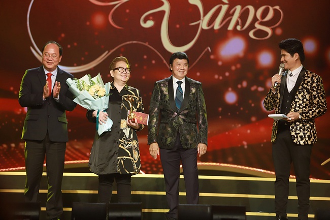 Ngô Kiến Huy nhận cú đúp Mai Vàng, Lan Ngọc lần thứ 3 nhận giải Nữ diễn viên được yêu thích nhất - Ảnh 8.