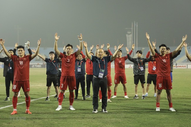 Video AFF Cup ngày 10/1: Đội tuyển Việt Nam lập nhiều kỷ lục ở trận thắng Indonesia  - Ảnh 2.