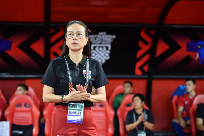 Nữ trưởng đoàn Thái Lan thừa nhận sự thật phũ phàng về Mỹ Đình trước thềm chung kết AFF Cup - Ảnh 2.