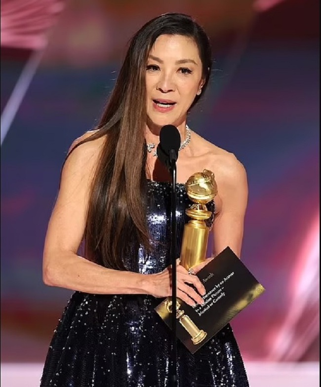 Diễn viên gốc Việt bị sốc khi đánh bại Brad Pitt tại Quả cầu vàng 2023 - Ảnh 7.