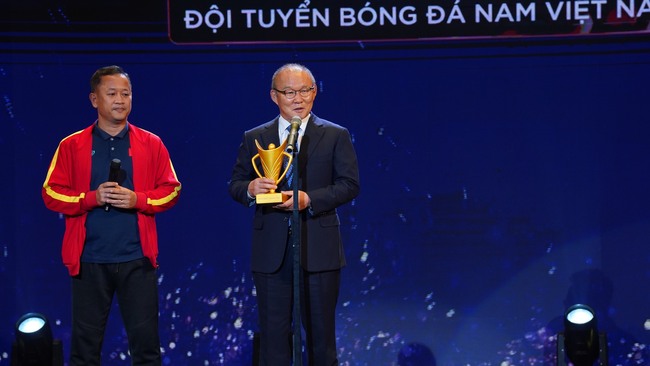 Cúp Chiến thắng năm 2022: Kình ngư Huy Hoàng lập hattrick giải thưởng - Ảnh 1.