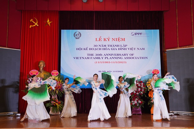 Hội Kế hoạch hoá Gia đình Việt Nam 30 năm xây dựng, phát triển và hội nhập  - Ảnh 2.